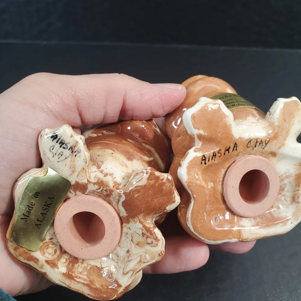 Alaskan Clay FROG Salt & Pepper Shaker Set Brown Cream‎ Swirl Made In Alaska